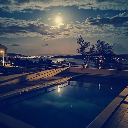 Confido Luxury 01