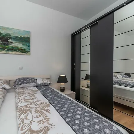 Apartament Confido Luxury 01 *